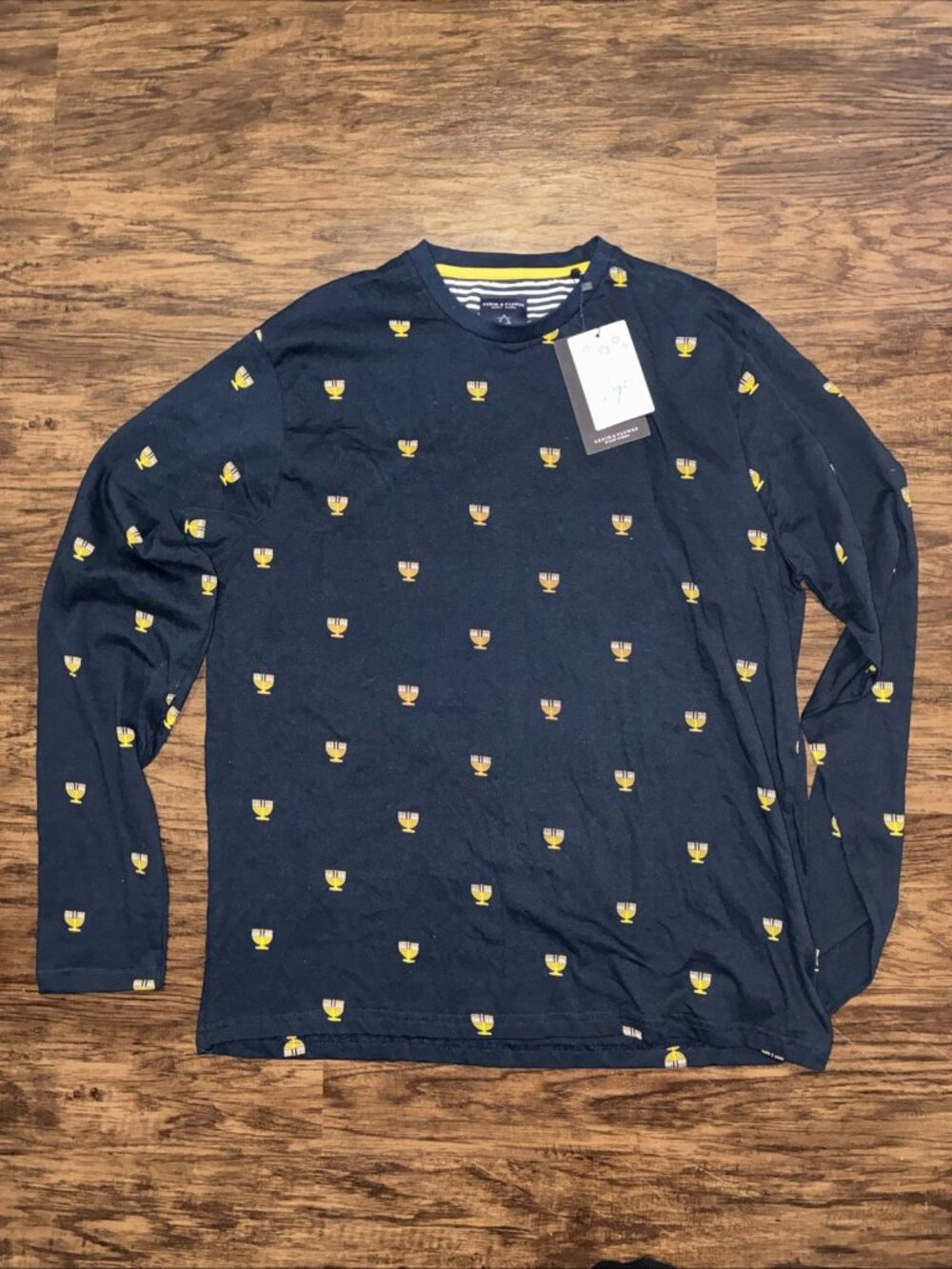 Denim & Flower Ricky Singh Let The Light Shine Long Sleeve Menorah Print Tee XL
